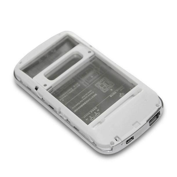 スマホ / デジカメの電池パックを充電できるモバイルバッテリー「Power-Pond Fit」（LE-UBT4600）