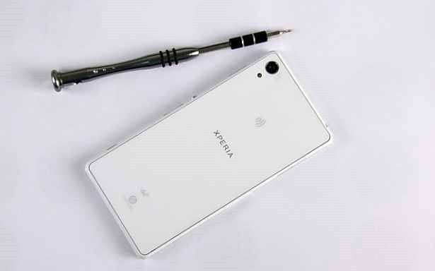 Xperia-Z2-disassembly-guide_3-640x400