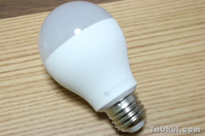 Satechi-Smart-LED-Bulb-Review_2371