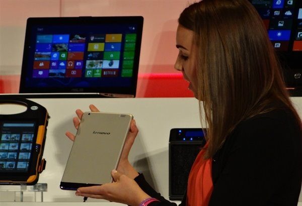 Lenovo、8インチ Windows 8 タブレット『Miix 8』を公開