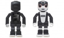シャープ、歩いて話せるロボット型スマートフォン『RoBoHoN』発表―スペック