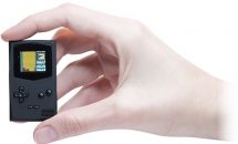 世界最小ゲーム機『PocketSprite』が出資者を募集中、動画・スペック