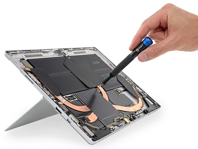 Surface Pro 6をifixitが分解 ディスク交換ほぼ不可能と判明